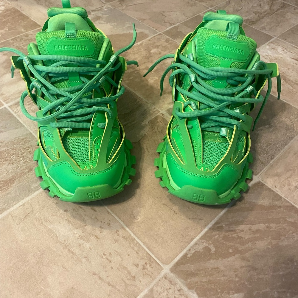 Balenciaga track size 10